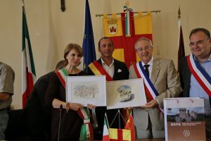 este2016_0003-a-mairie-echange-cadeaux